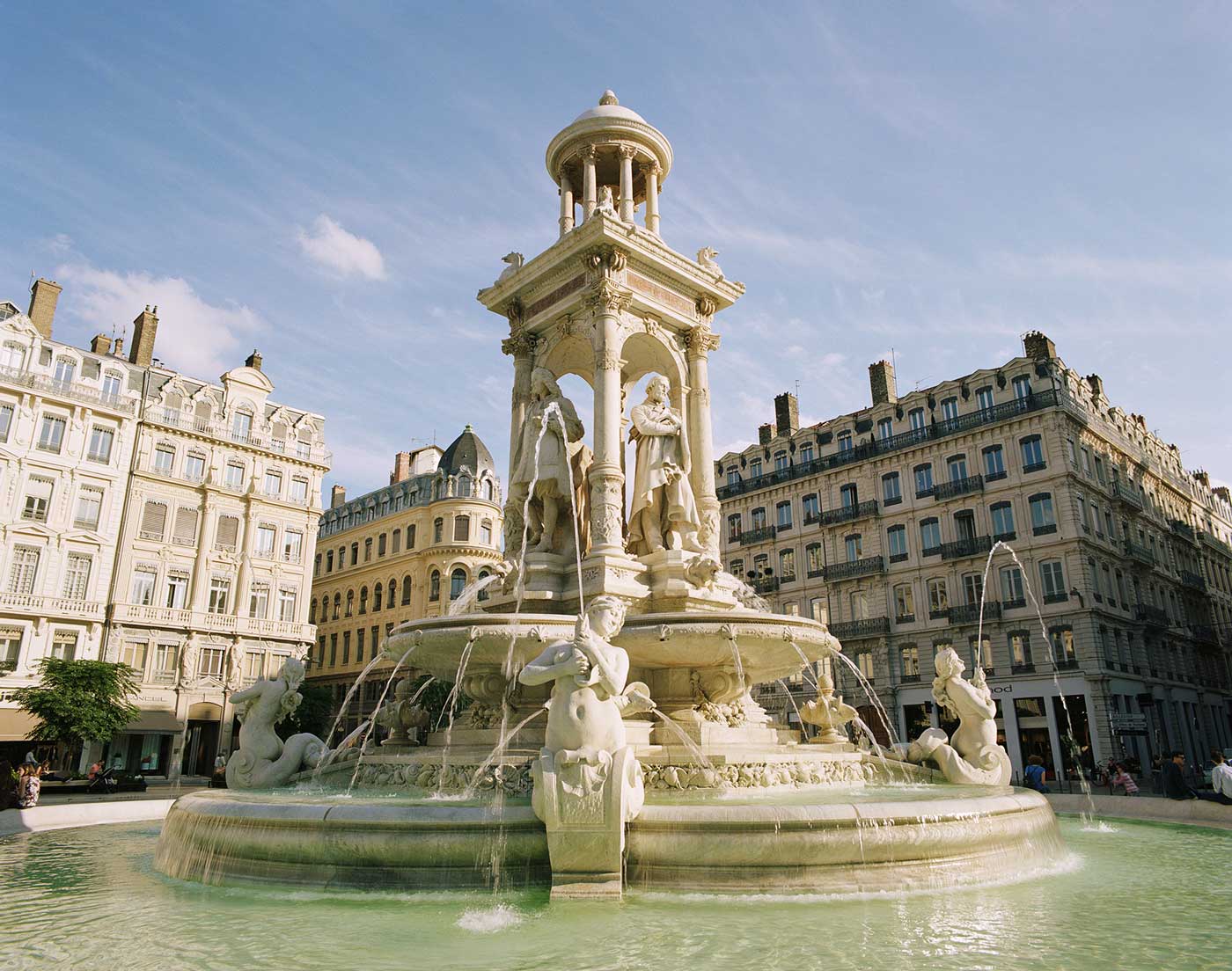 Fontaine sculptée à Lyon